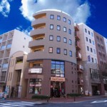 センター南駅のすぐ近く。